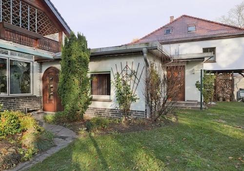 separates Gebäude im Garten