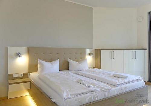 linkes Schlafzimmer, Doppelbett