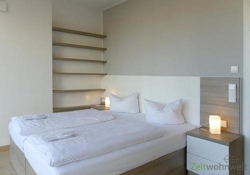 rechtes Schlafzimmer, Doppelbett