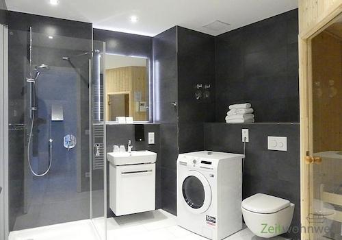 vorderes Bad mit Sauna