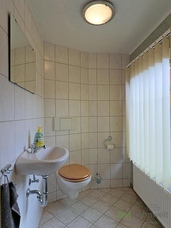 separates WC