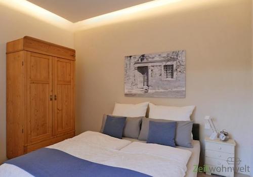 Blick ins Schlafzimmer