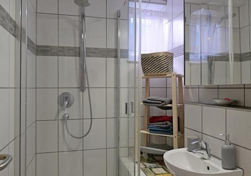 Bad mit Dusche