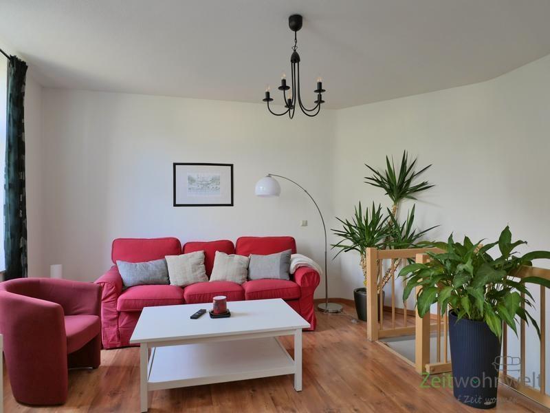 Sofa und Innentreppe