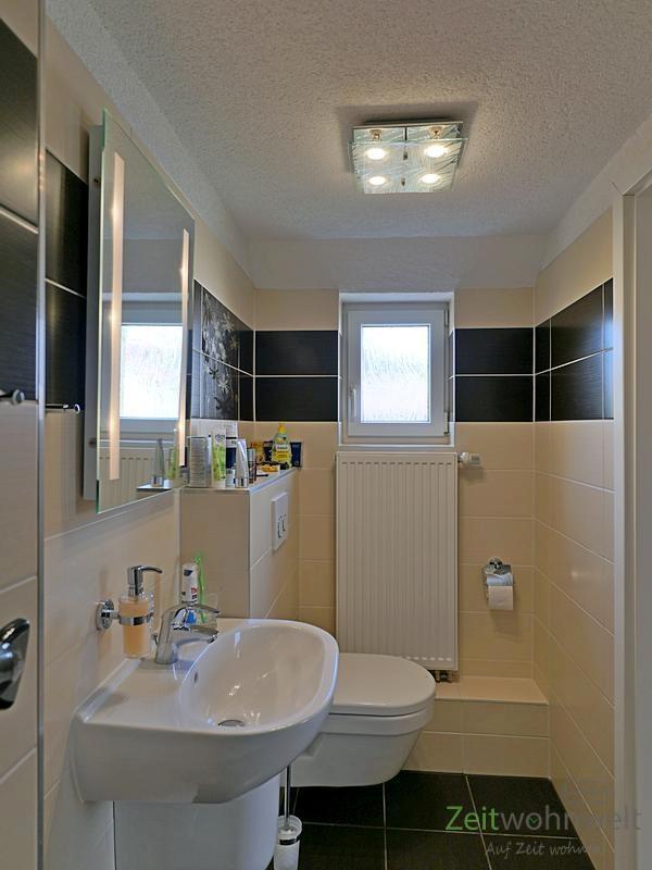 Waschbecken und WC
