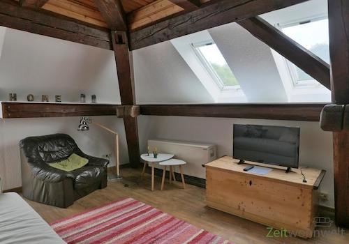 Lese-Sessel und TV