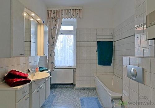 Bad mit Wanne