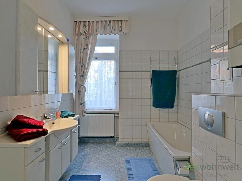 Bad mit Wanne