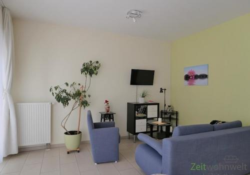 Sitzecke mit TV