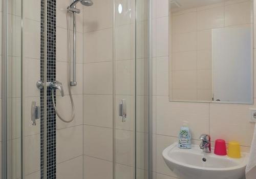 Dusche im Bad