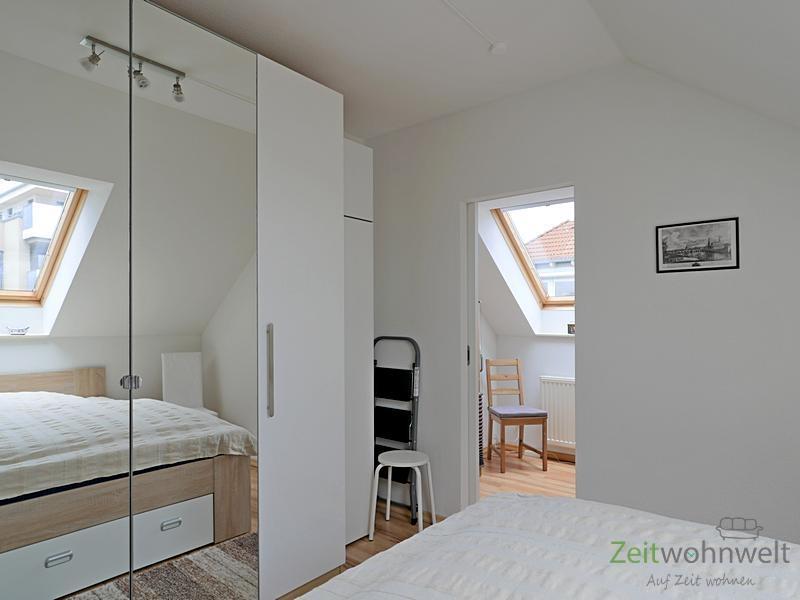 Kleiderschrank im Schlafzimmer