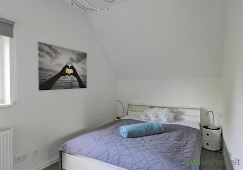 breites Bett