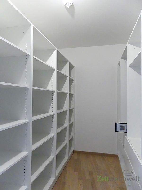 begehbarer Kleiderschrank mit Safe