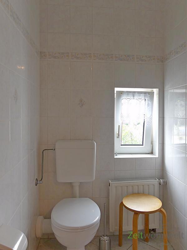 separates WC
