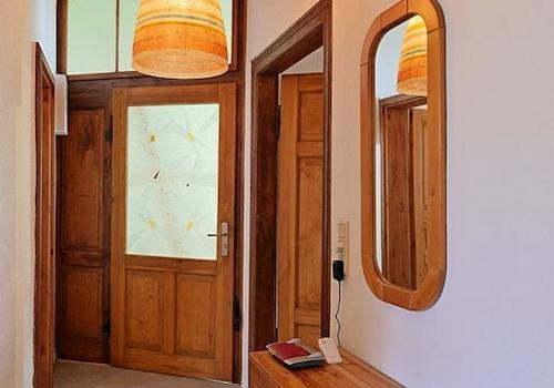 Wohnungsflur mit Garderobe