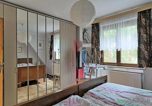 verspiegelter Kleiderschrank