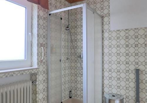 Dusche im Bad