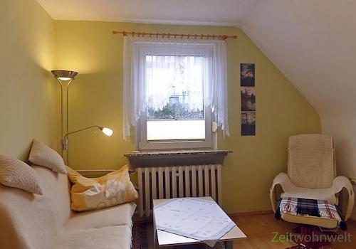 Couch und TV-Sessel