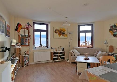 Blick ins Wohnzimmer links