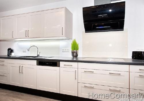 Fitted kitchen
