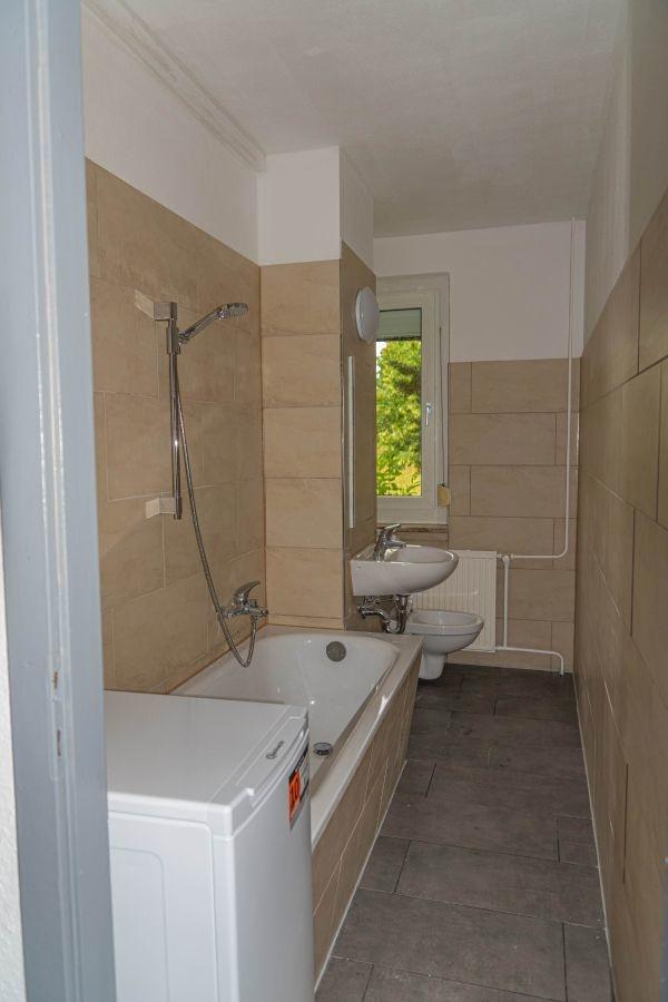 Badezimmer mit WC, Wanne.