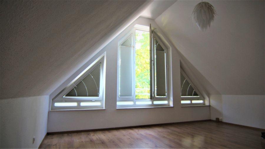 gr. Schlafzimmer