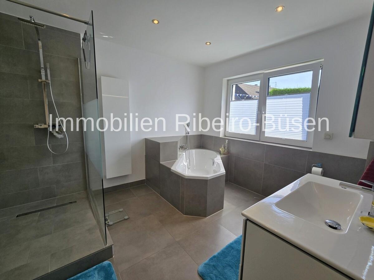 Das Badezimmer im Erdgeschoss
