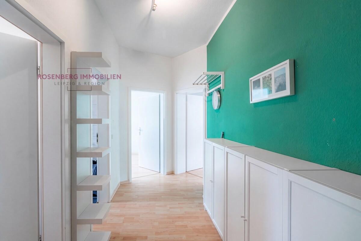 Immobilie in Leipzig zu verkaufen _ 2 Raumwohnung _ Rosenberg Immobilien _ Flur