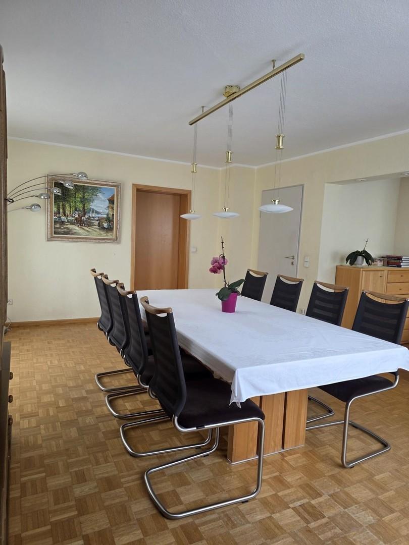 Wohn- und Esszimmer Bild 3