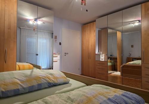Schlafzimmer 1