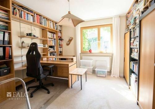 Arbeitszimmer oder Schlafzimmer im Erdgeschoss