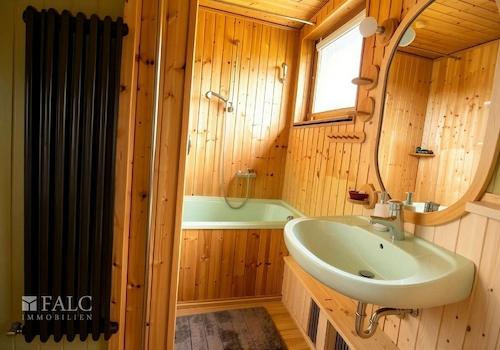 Badezimmer - (KI generiert)