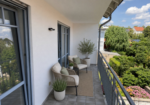 Überdachter Balkon