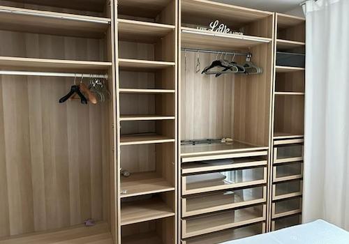 Kleiderschrank