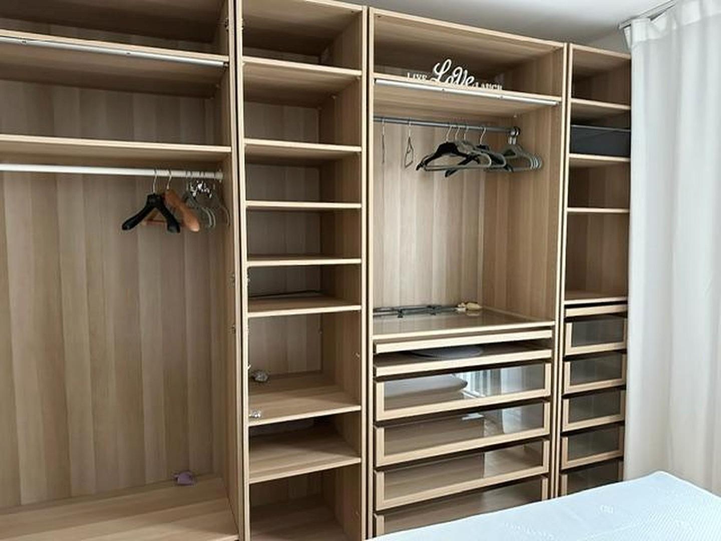 Kleiderschrank