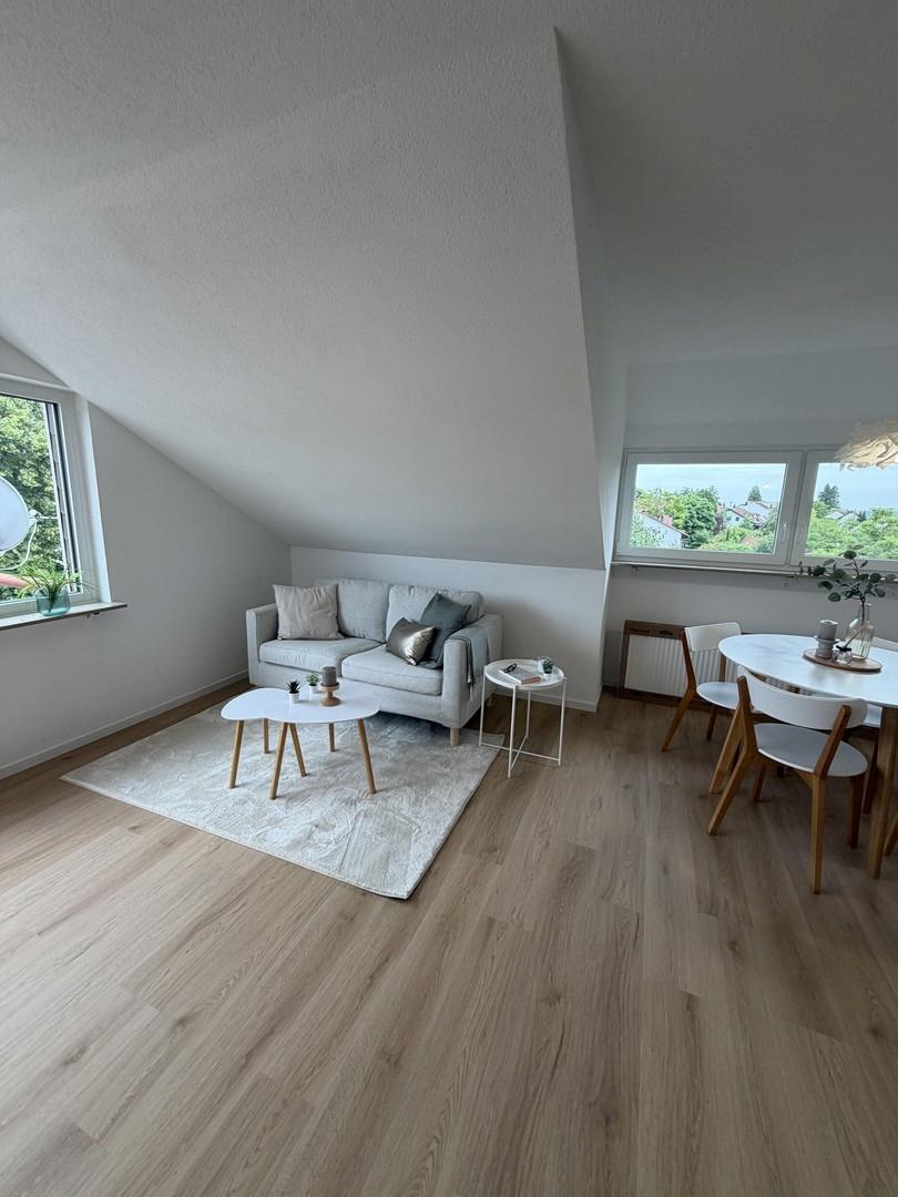 Wohnzimmer mit Essbereich