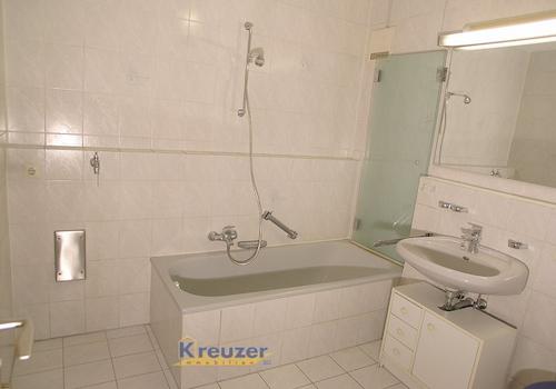 Badezimmer_Wanne