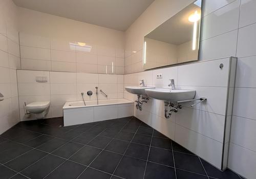 Bad / Badewanne