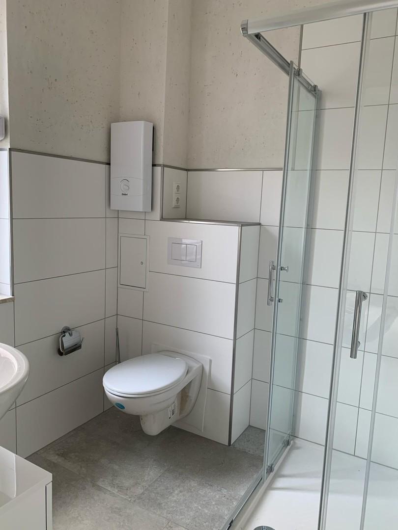 Bad mit Fenster & Dusche