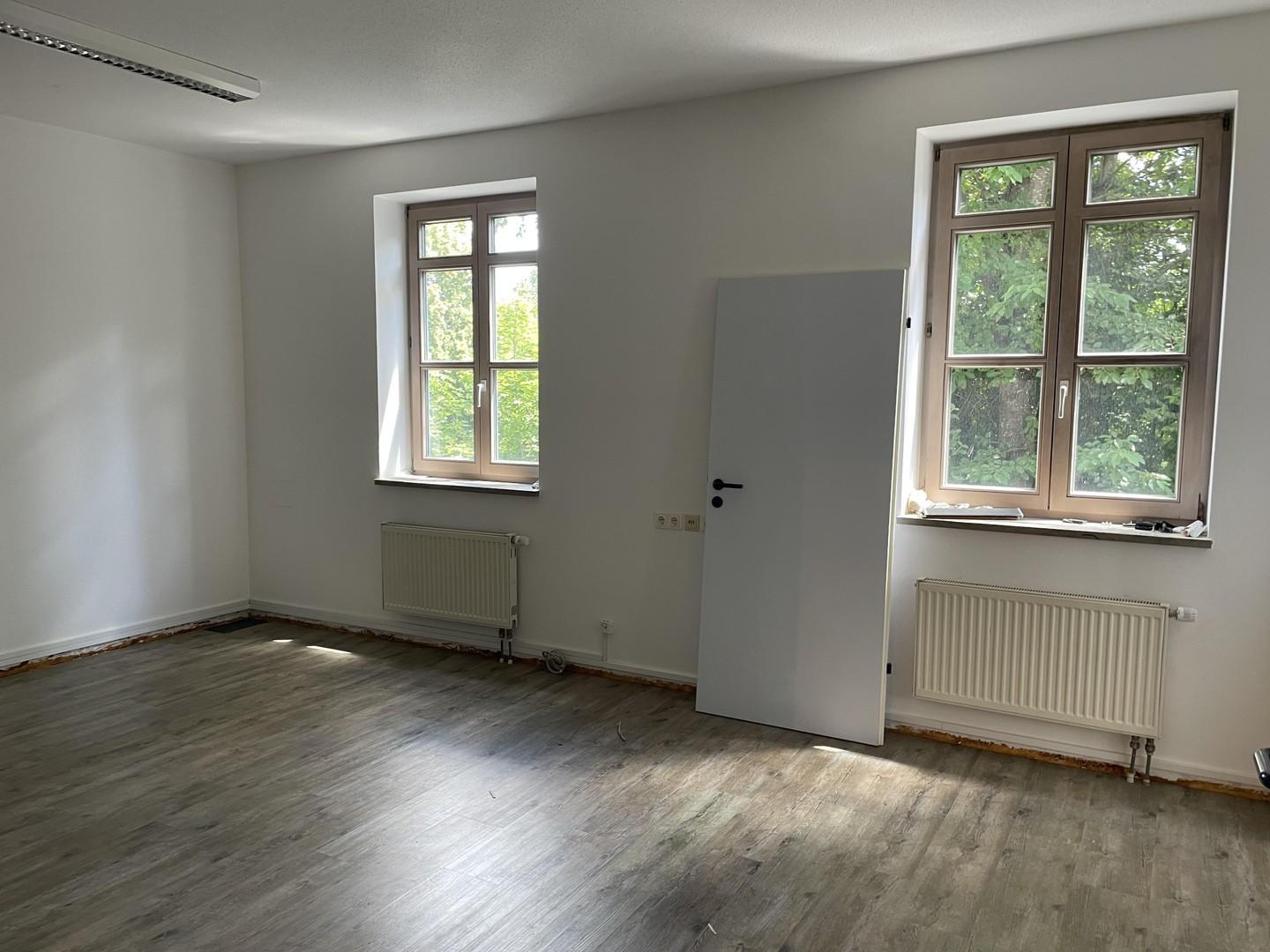 Wohnzimmer mit neuem Parkett
