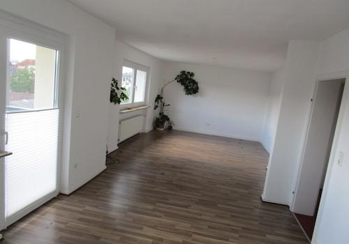 Wohnzimmer mit Süd-Balkon