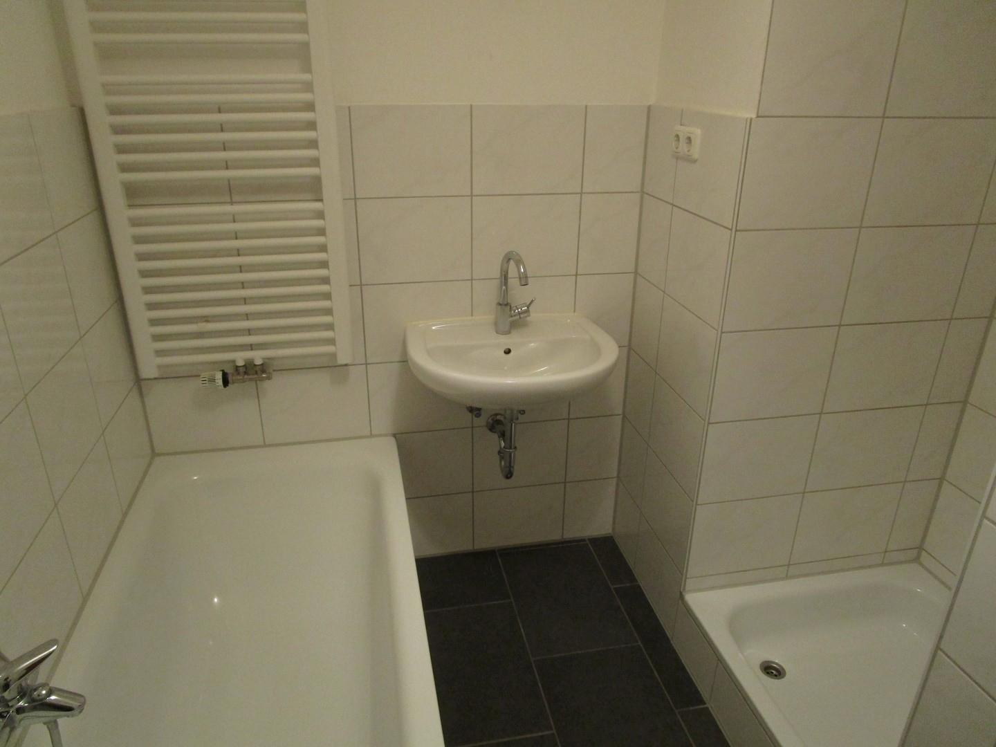 Badewanne, Dusche
