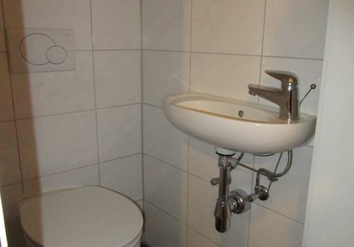 separates WC