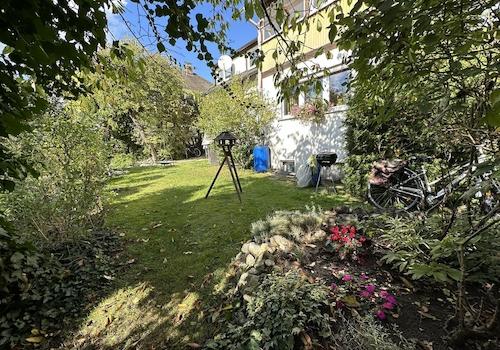 Gemeinschaftsgarten mit Pool