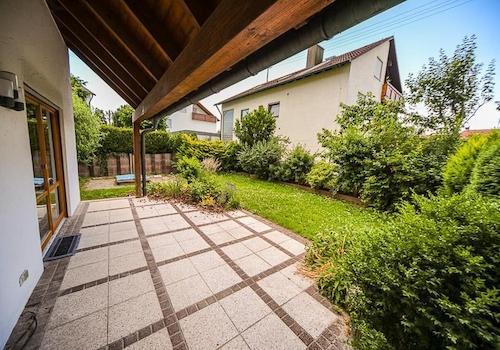 Überdachte Terrasse