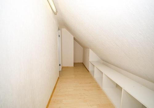 Begehbarer Schrank im DG