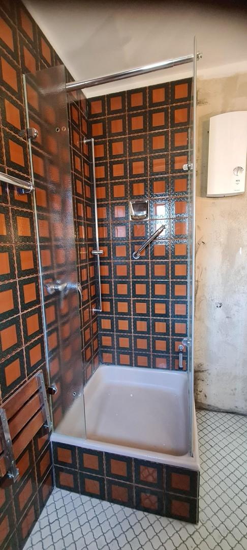 Dusche in Badezimmer 2