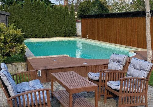 Außenanlage mit Pool