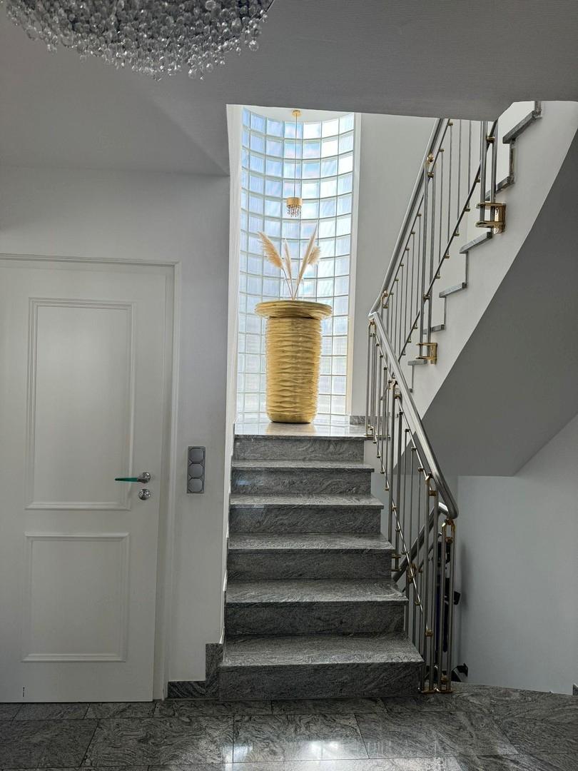 TREPPENHAUS EG