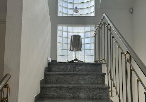 TREPPENHAUS DG